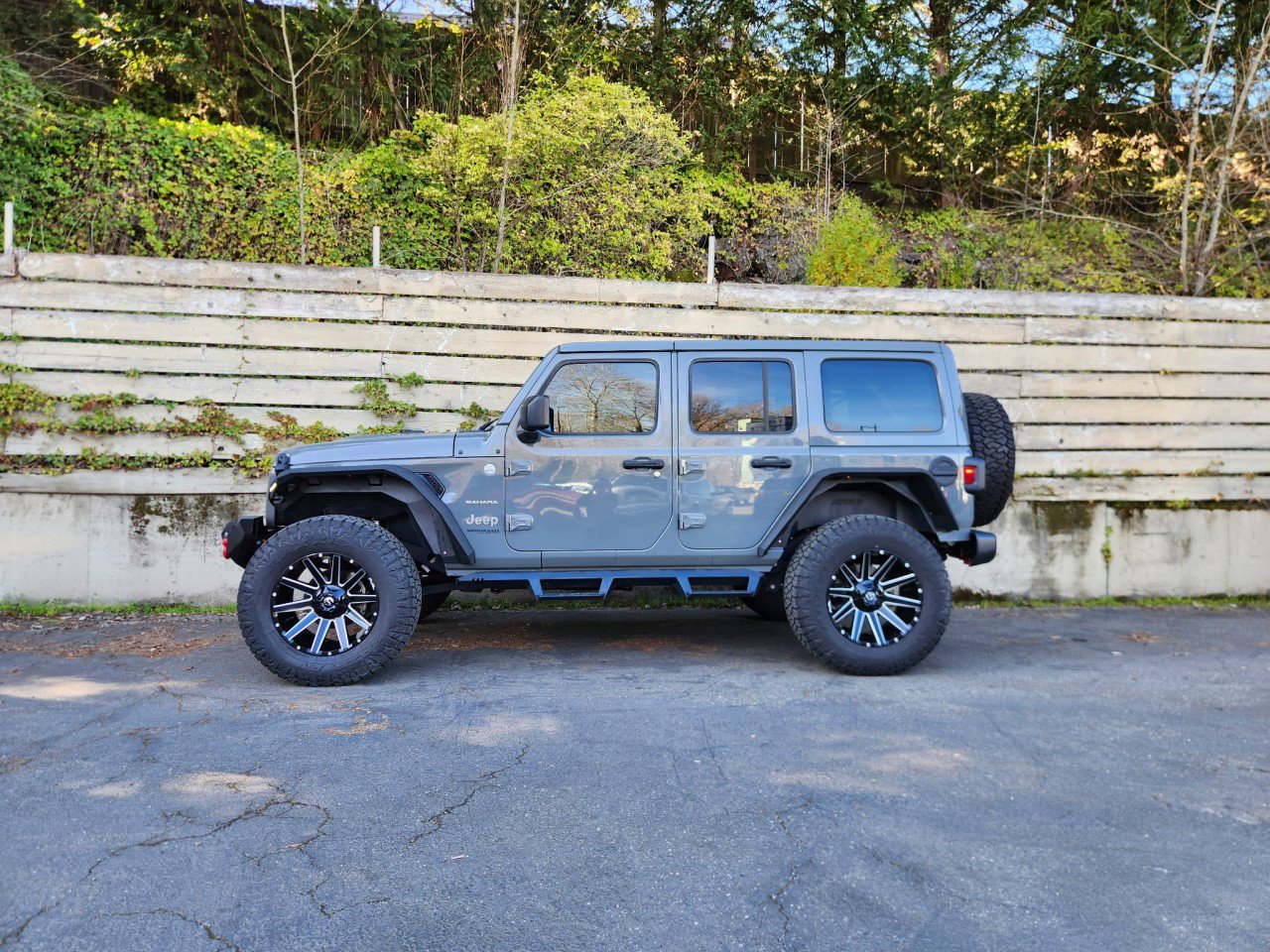Used 2022 Jeep Wrangler Unlimited Sahara w/ Cold Weather Group image 5