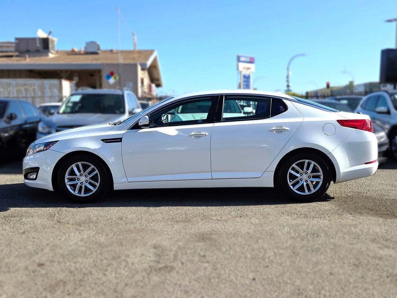 Used 2013 Kia Optima LX FWD image 5