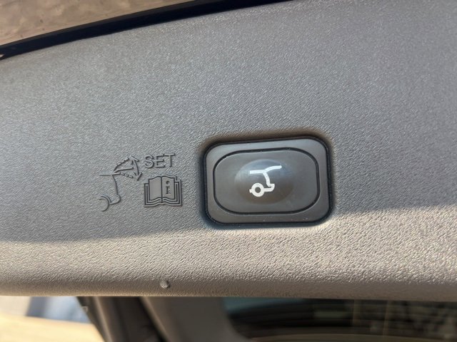 Used 2024 Lincoln Nautilus Premier image 22