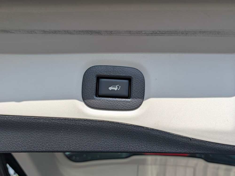 Used 2018 Nissan Rogue SV w/ Premium Package AWD/4WD image 22