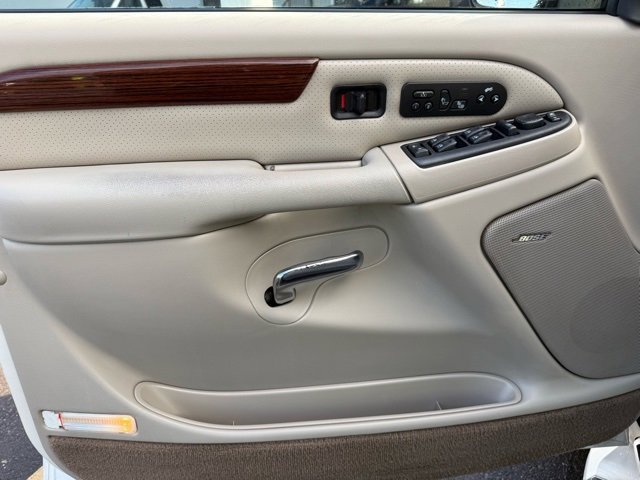 Used 2004 Cadillac Escalade AWD image 12