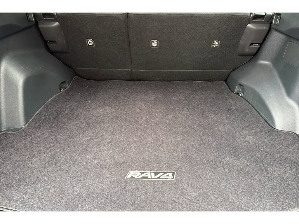 Used 2022 Toyota RAV4 SE w/ Weather & Moonroof Package AWD/4WD image 15