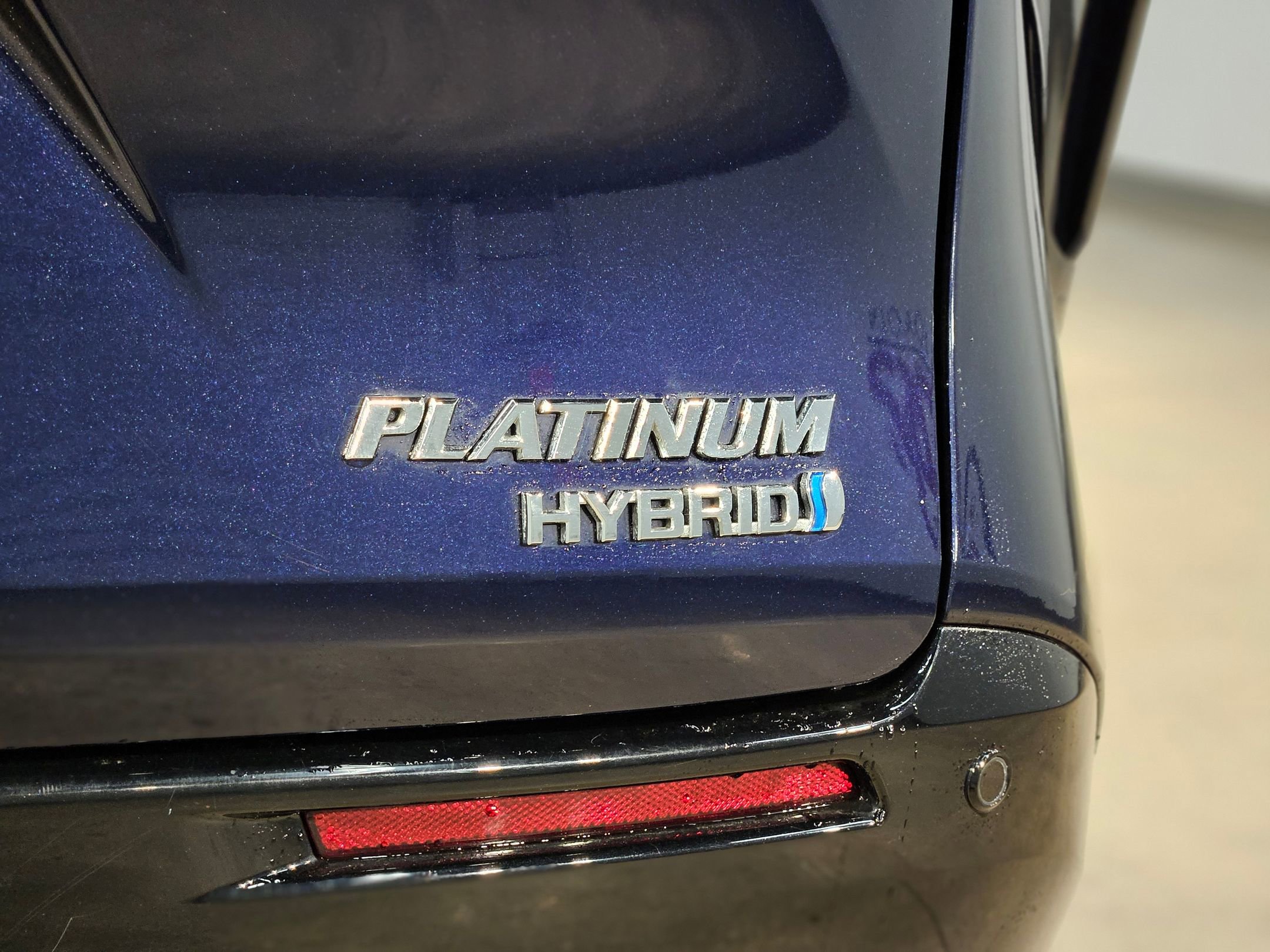 Used 2023 Toyota Sienna Platinum image 39