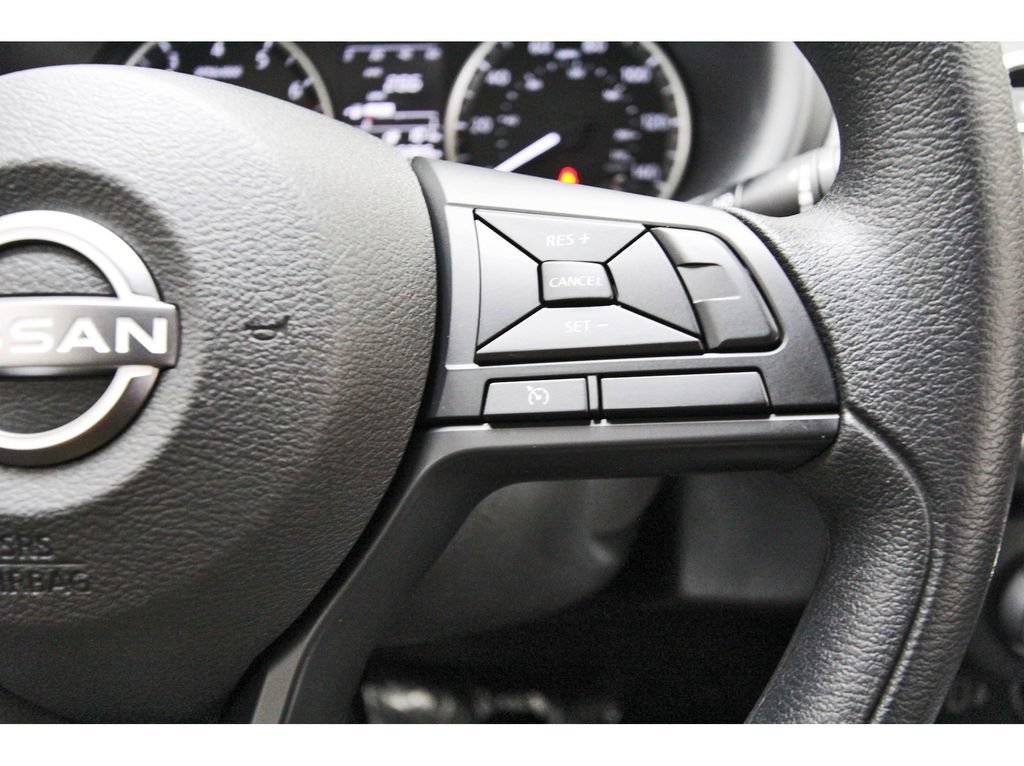 Used 2025 Nissan Kicks Play S FWD image 18