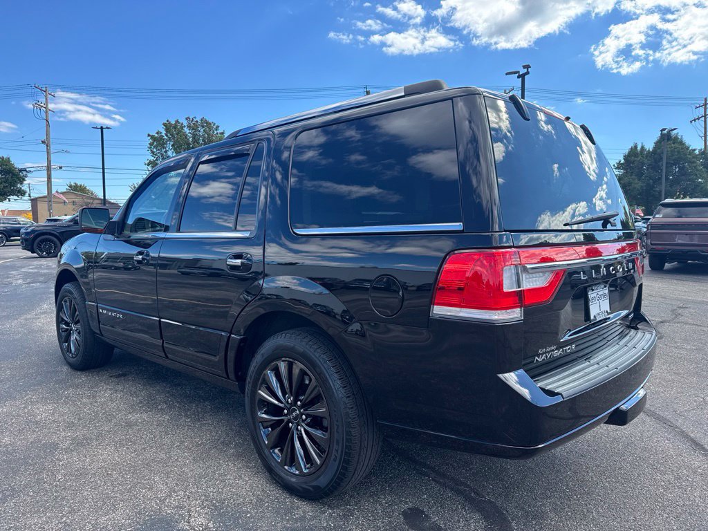Used 2016 Lincoln Navigator Select AWD/4WD image 7