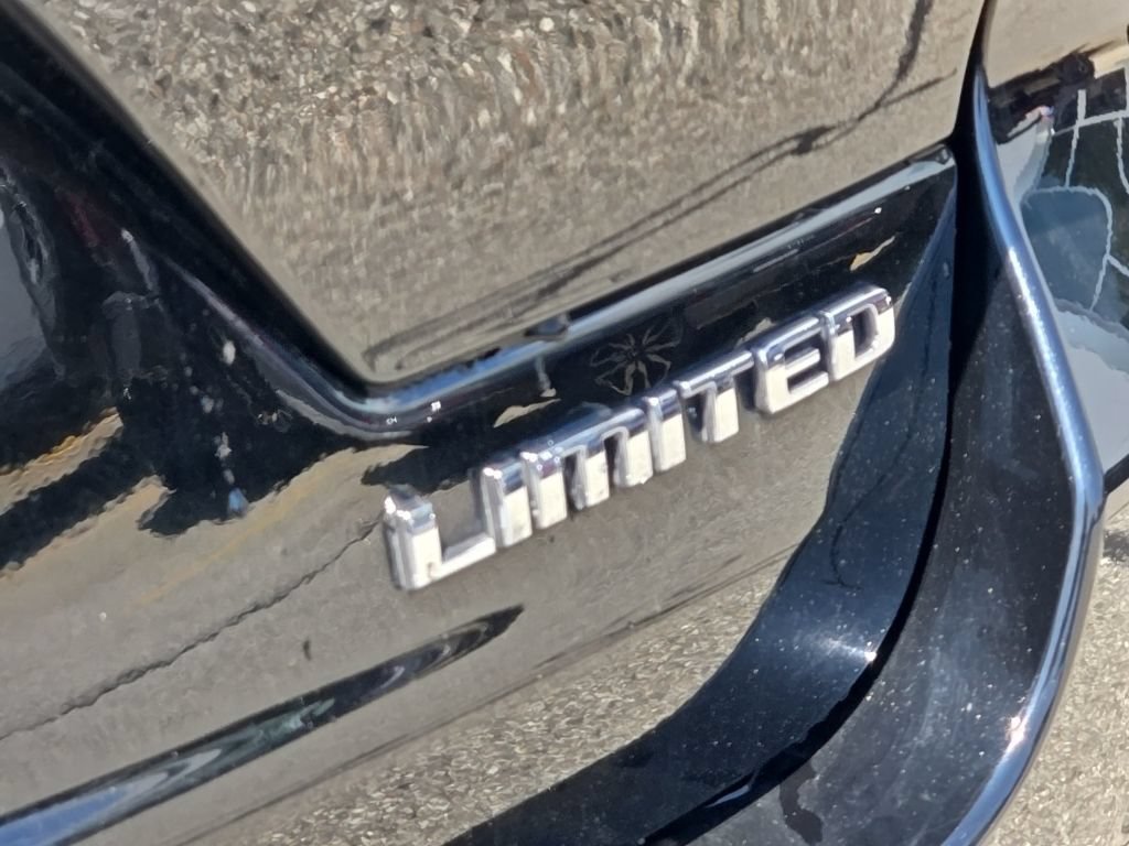 Certified 2023 Jeep Grand Cherokee Limited w/ Luxury Tech Group II AWD/4WD image 11