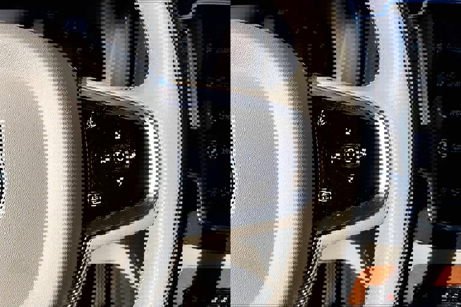 Used 2021 Volvo XC90 T5 Momentum w/ Protection Package Premier image 20