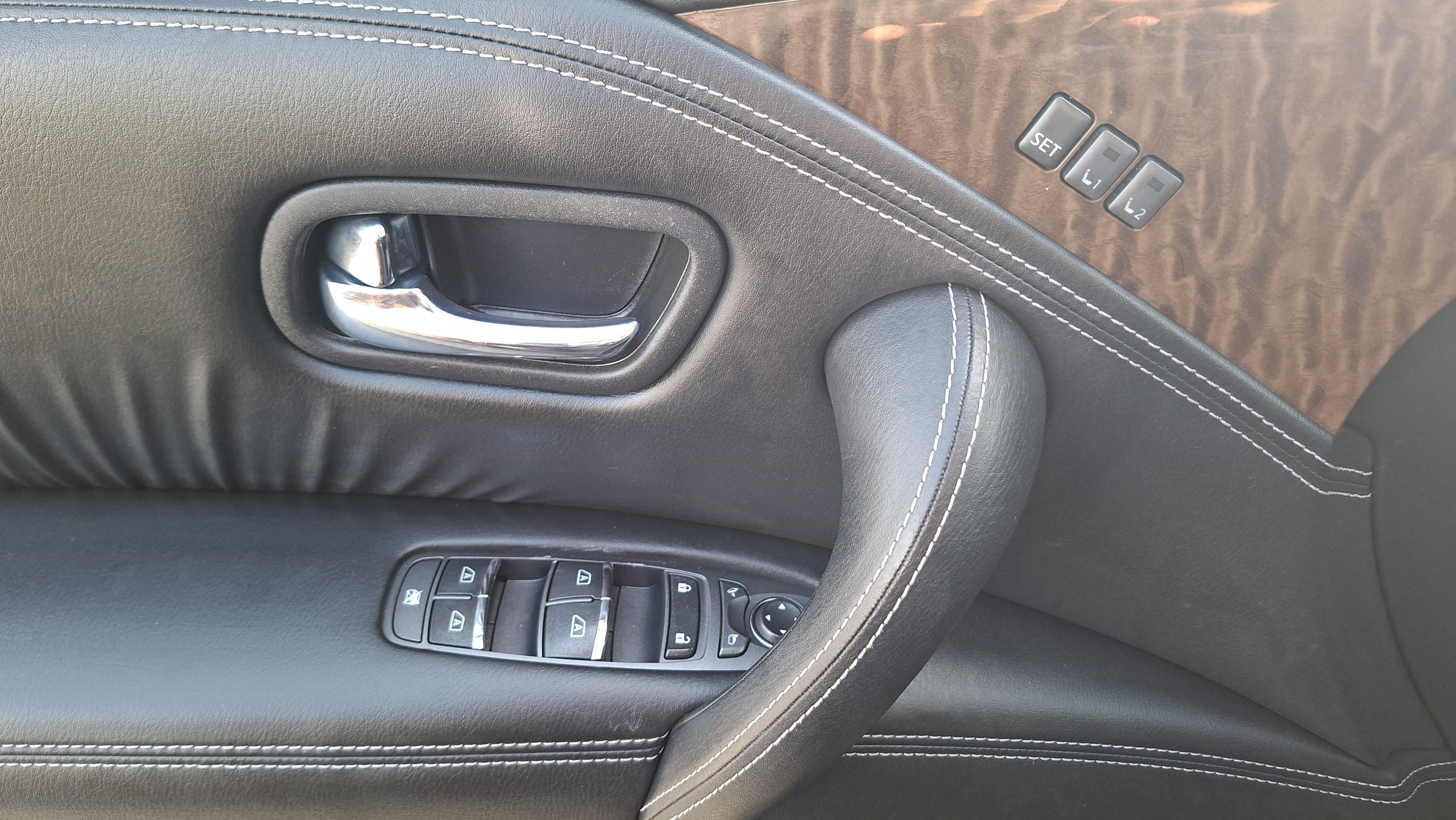 Used 2018 Nissan Armada SL w/ Premium Package RWD image 17