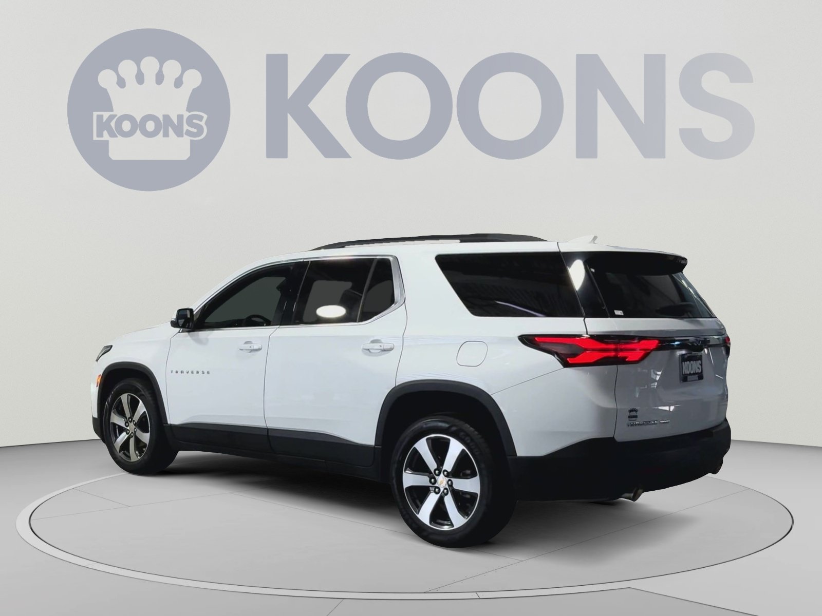 Used 2023 Chevrolet Traverse LT w/ LT Premium Package AWD/4WD image 8