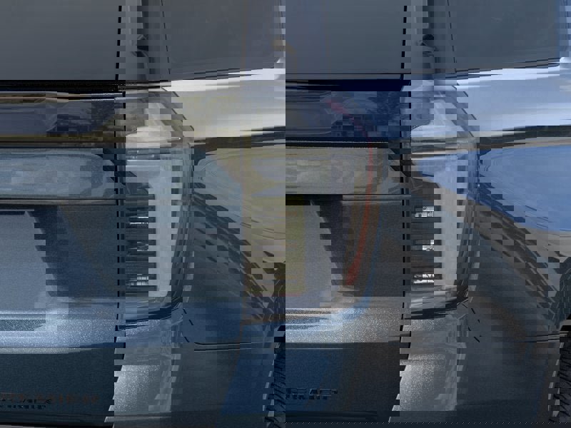 New 2026 Chevrolet Suburban Premier image 11