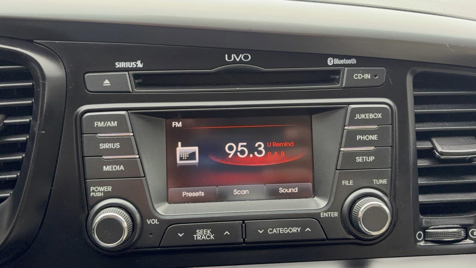 Used 2011 Kia Optima EX image 33