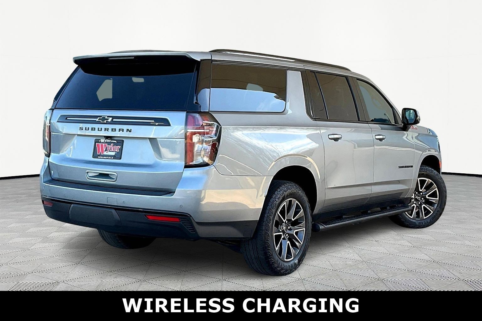 Used 2023 Chevrolet Suburban Z71 w/ Luxury Package image 7