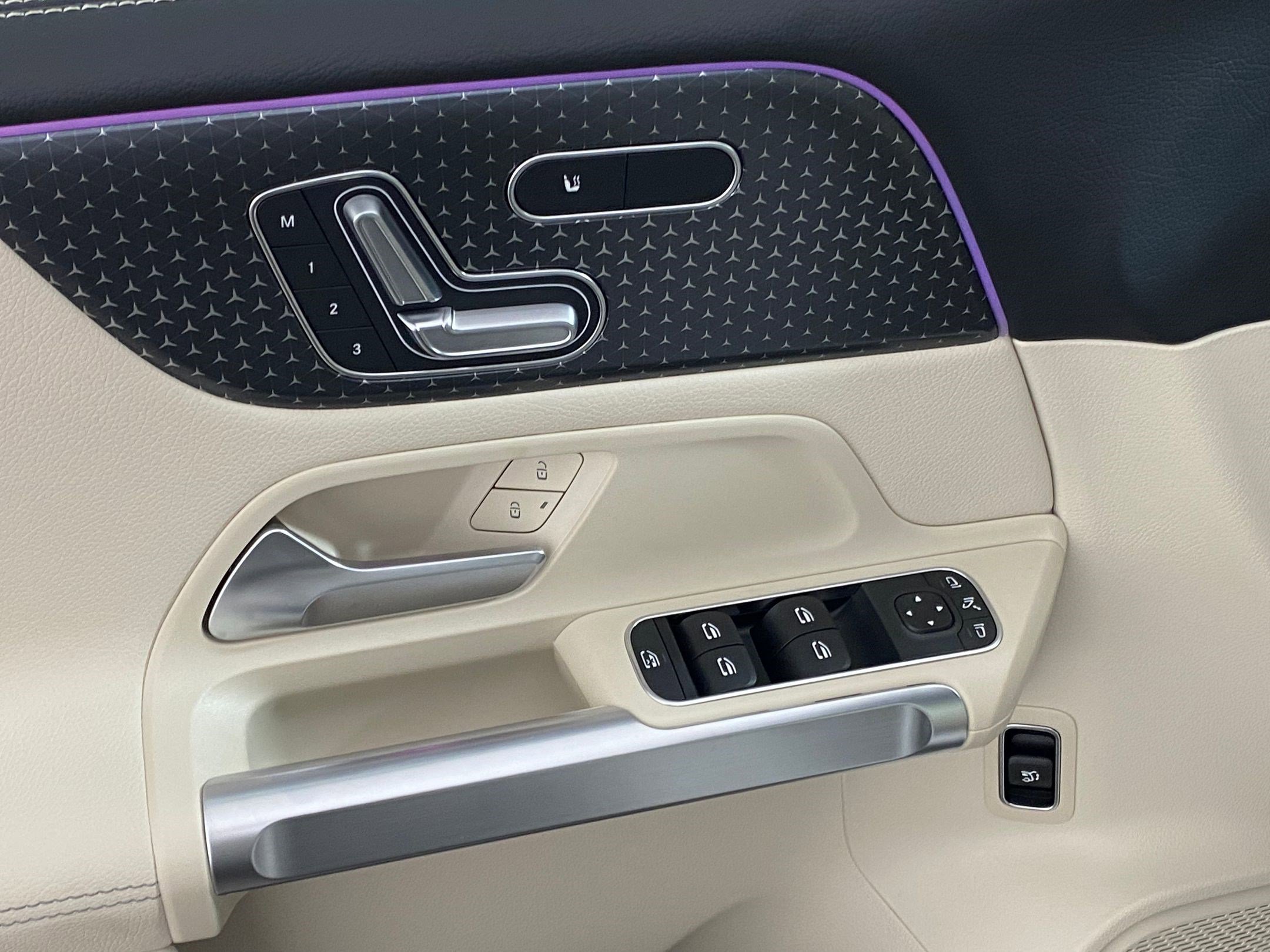 New 2025 Mercedes-Benz GLB 250 4MATIC image 22