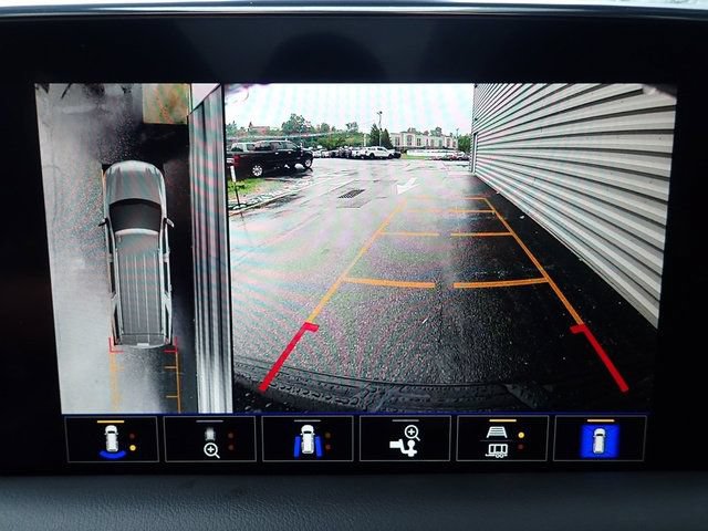 Used 2024 Chevrolet Tahoe Premier w/ Premium Package AWD/4WD image 28