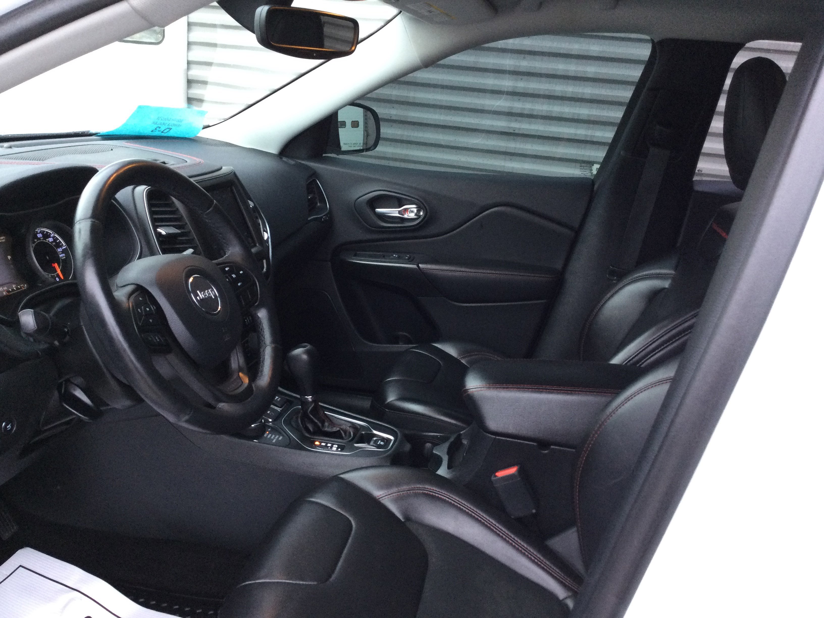 Used 2019 Jeep Cherokee Trailhawk w/ Comfort/Convenience Group image 7