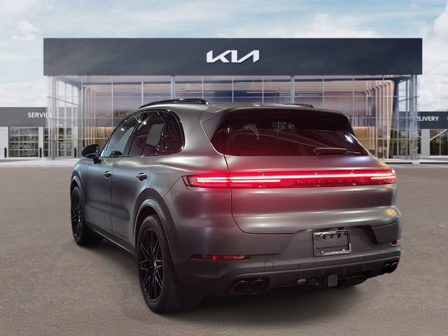 Used 2024 Porsche Cayenne S AWD/4WD image 4