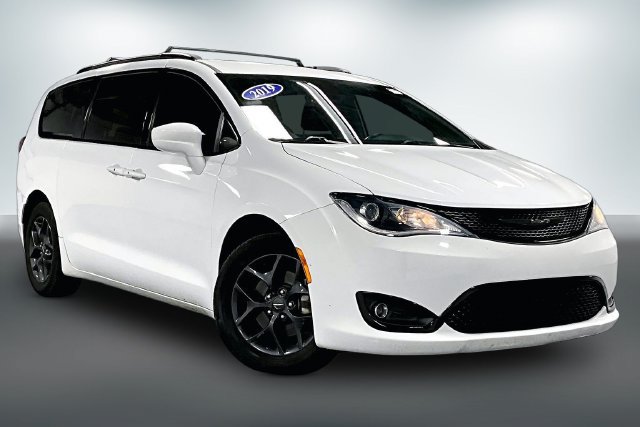 Used 2019 Chrysler Pacifica Touring-L Plus w/ S Appearance Package