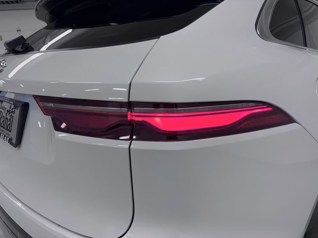 Used 2021 Jaguar F-PACE AWD/4WD image 9