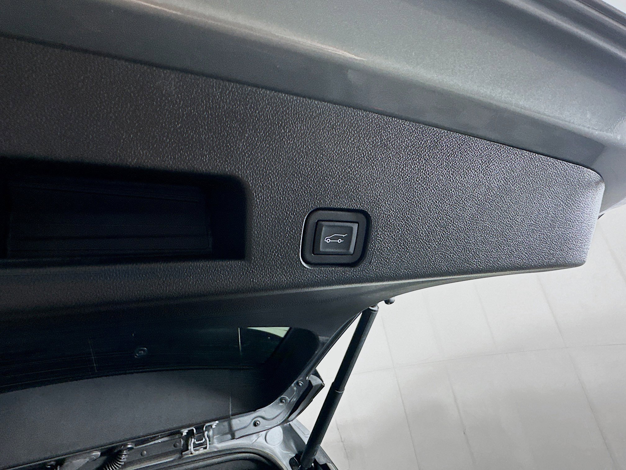 Used 2025 Chevrolet Traverse LT image 31