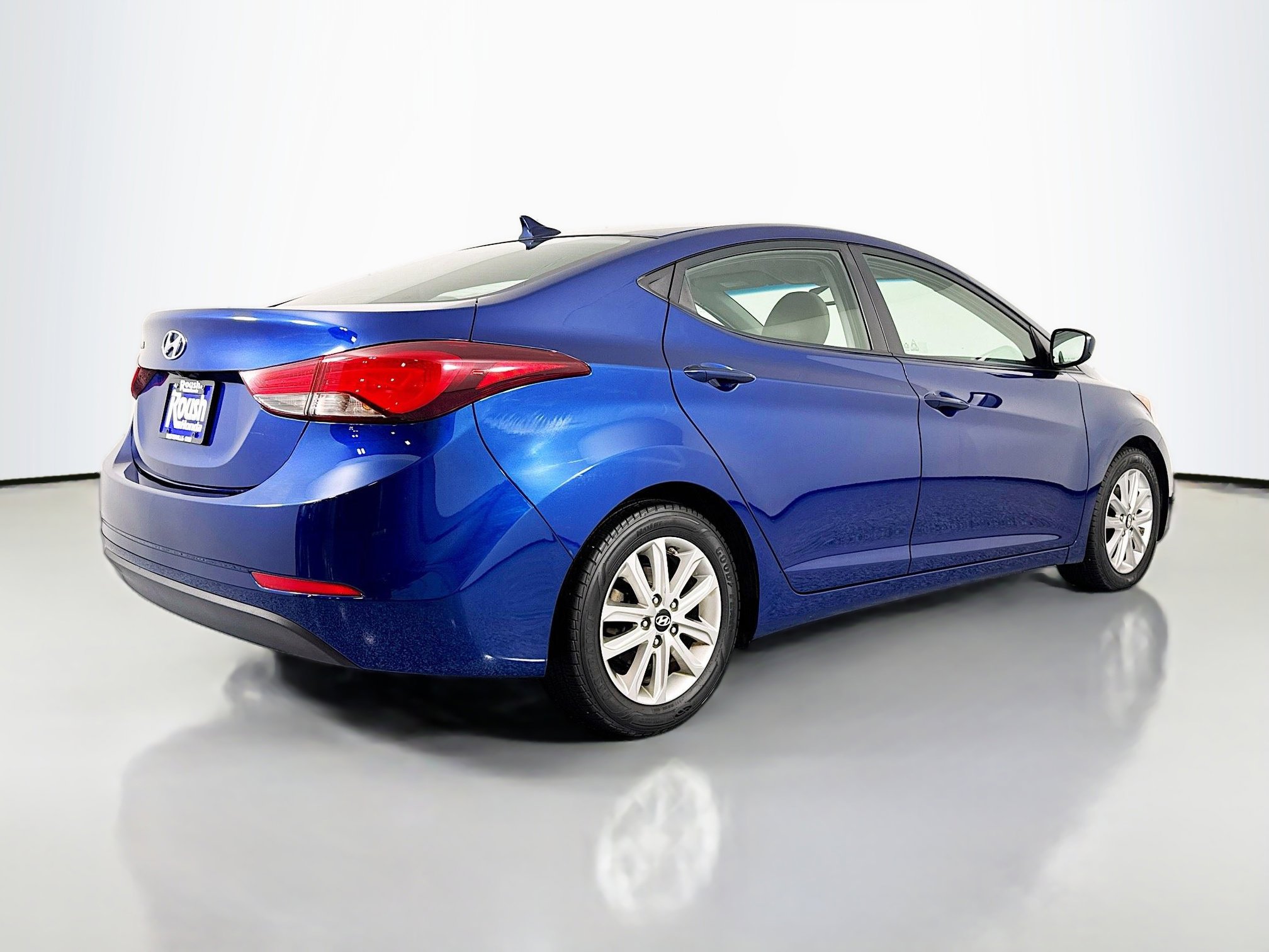 Used 2015 Hyundai Elantra SE w/ Option Group 02 FWD image 5