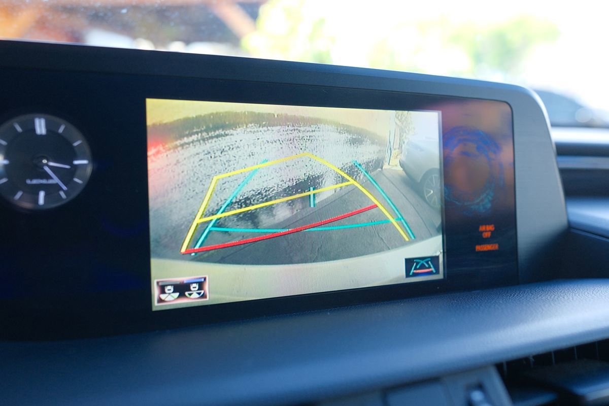 Used 2021 Lexus ES 300h w/ Premium Package FWD image 19
