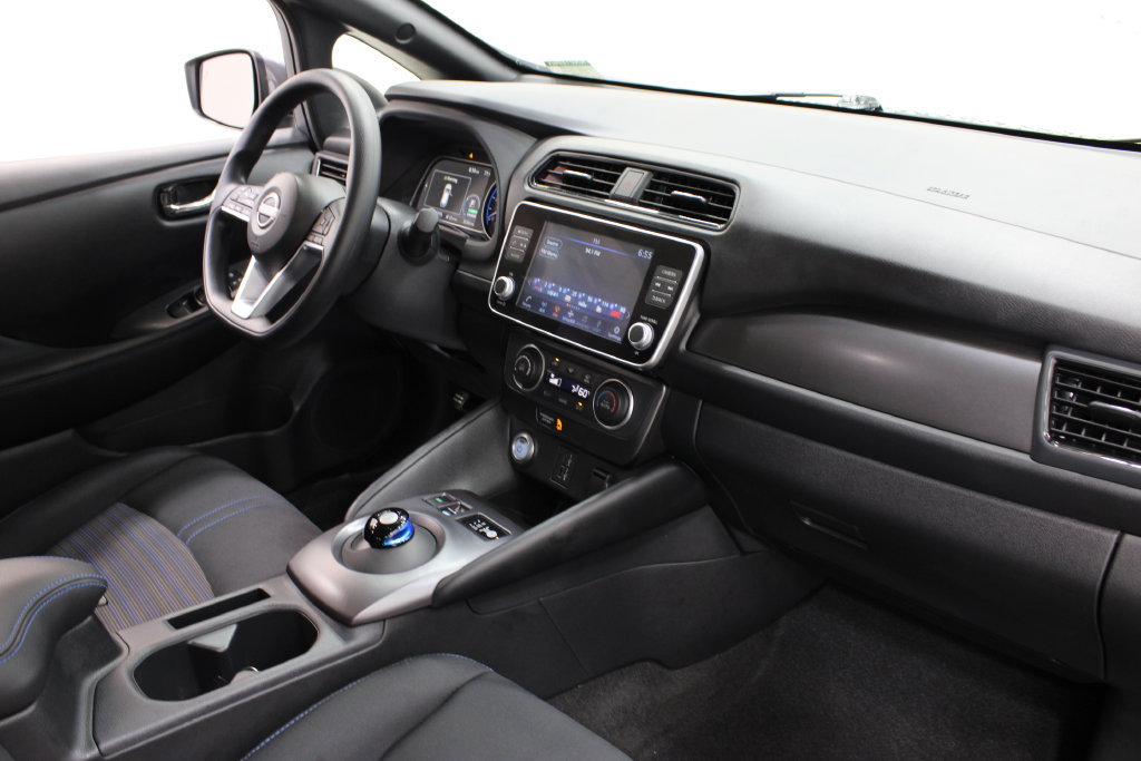 Used 2025 Nissan Leaf S FWD image 23