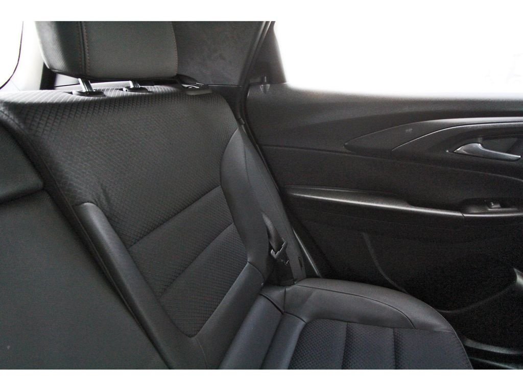 Used 2023 Chevrolet TrailBlazer RS w/ Convenience Package FWD image 11