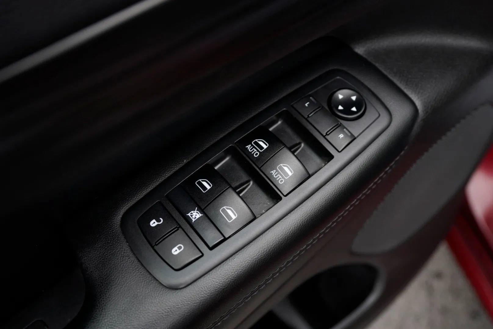 Used 2019 Jeep Grand Cherokee Altitude AWD/4WD image 38