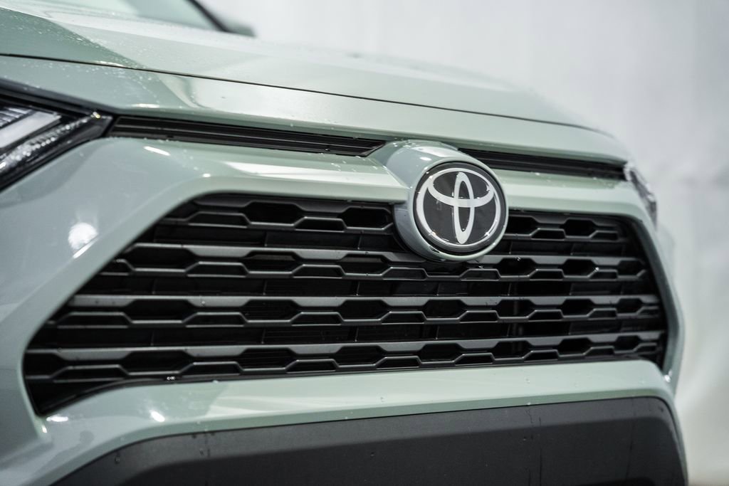 Used 2023 Toyota RAV4 XLE image 10