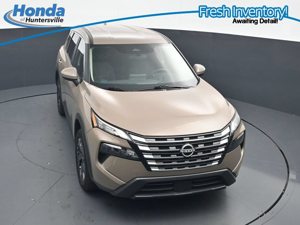Used 2025 Nissan Rogue SV FWD image 14