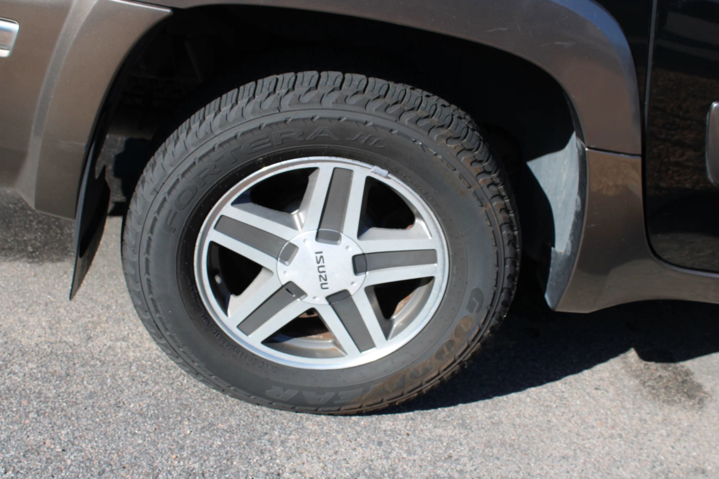 Used 2003 Isuzu Ascender S image 25