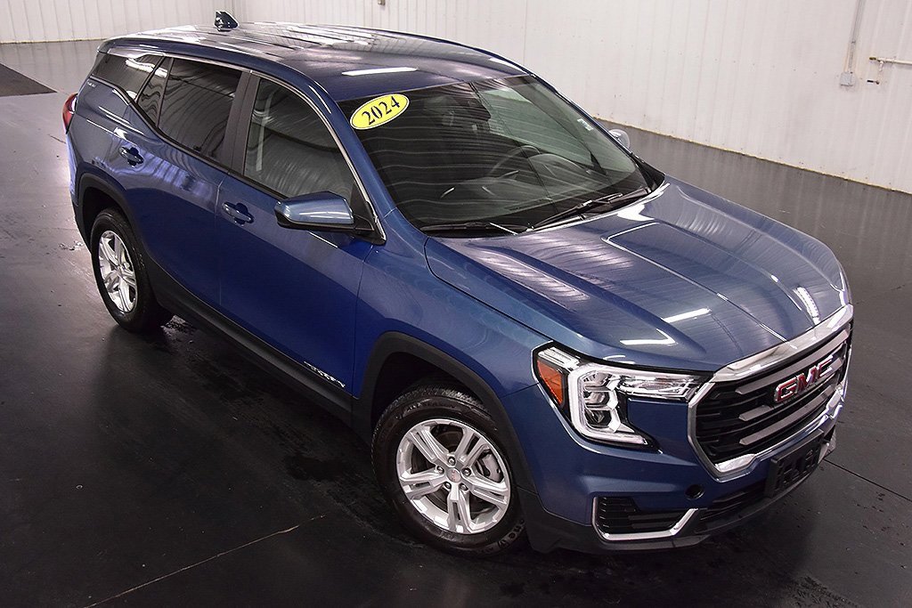 Used 2024 GMC Terrain SLE image 9