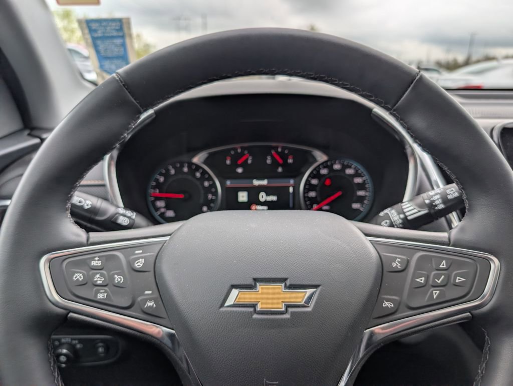 Used 2024 Chevrolet Equinox Premier AWD/4WD image 11