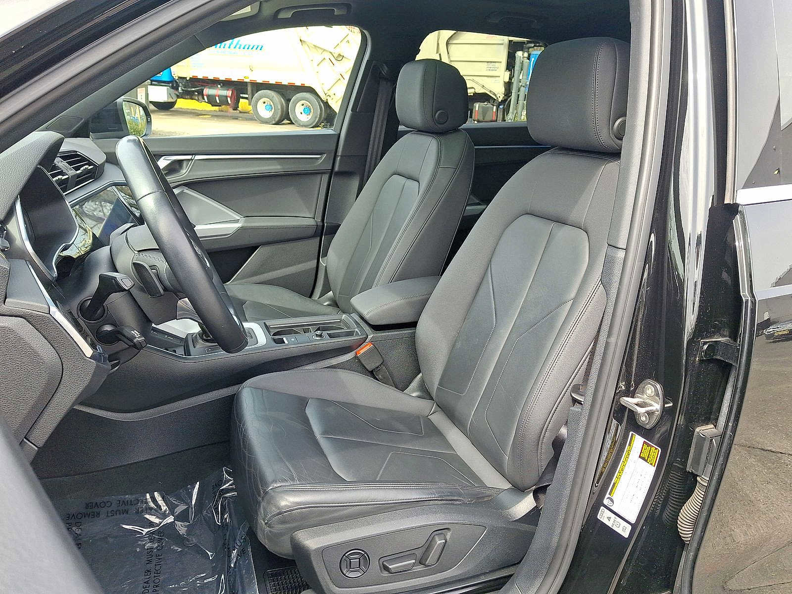 Used 2021 Audi Q3 2.0T Premium Plus w/ Premium Plus Package image 11