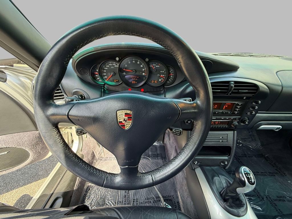 Used 2005 Porsche 911 Carrera RWD image 3
