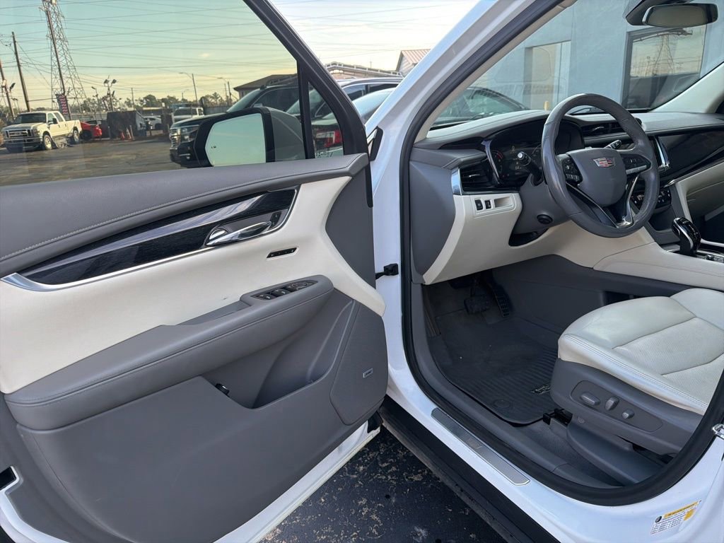Used 2021 Cadillac XT6 Premium Luxury image 19