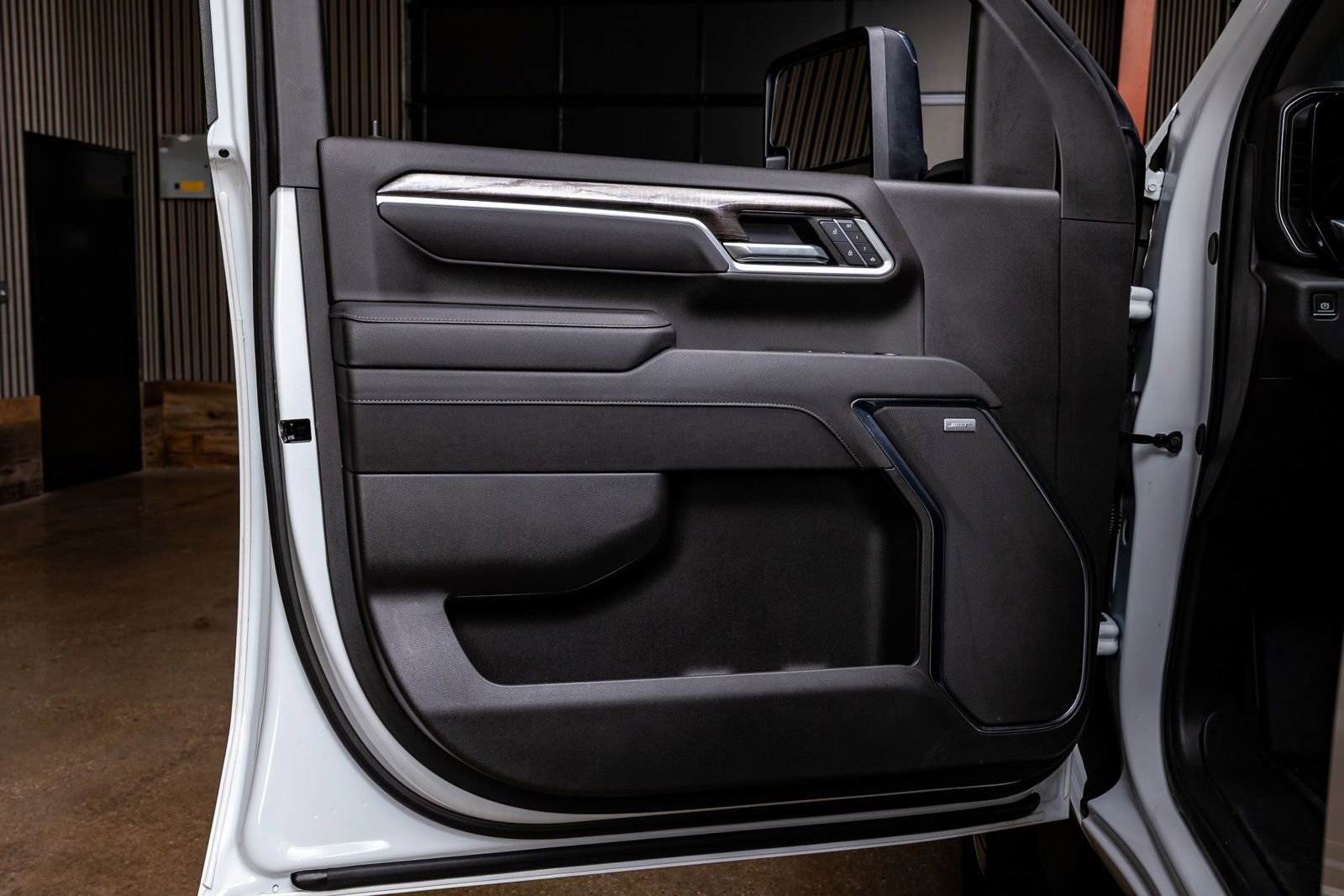 Used 2025 Chevrolet Silverado 3500 LTZ w/ LTZ Plus Package image 35