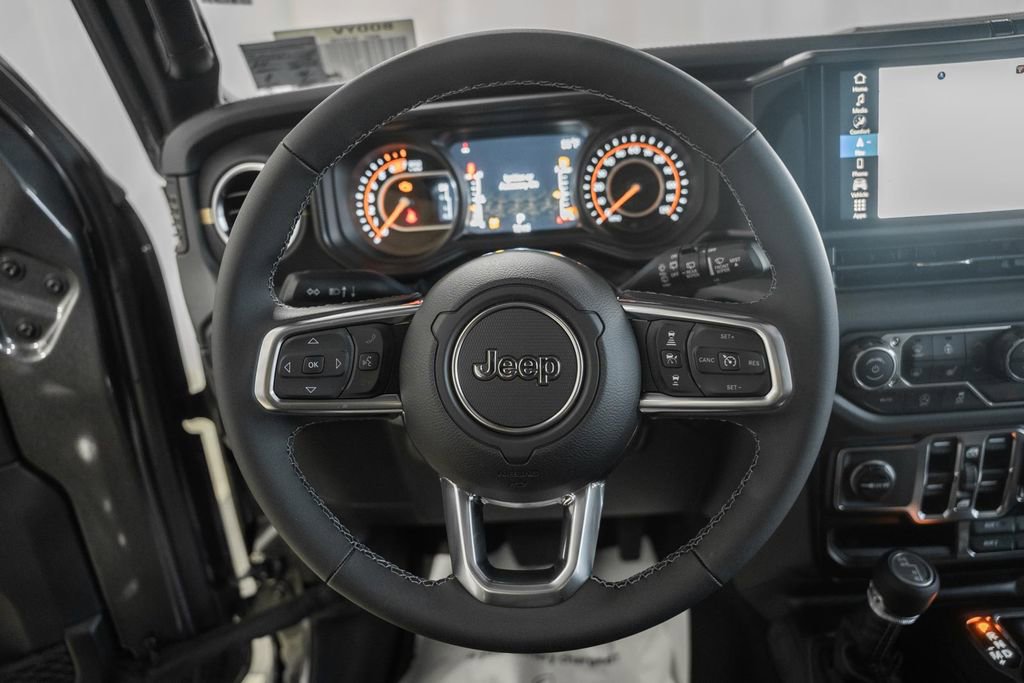 New 2026 Jeep Wrangler Unlimited Sahara AWD/4WD image 32
