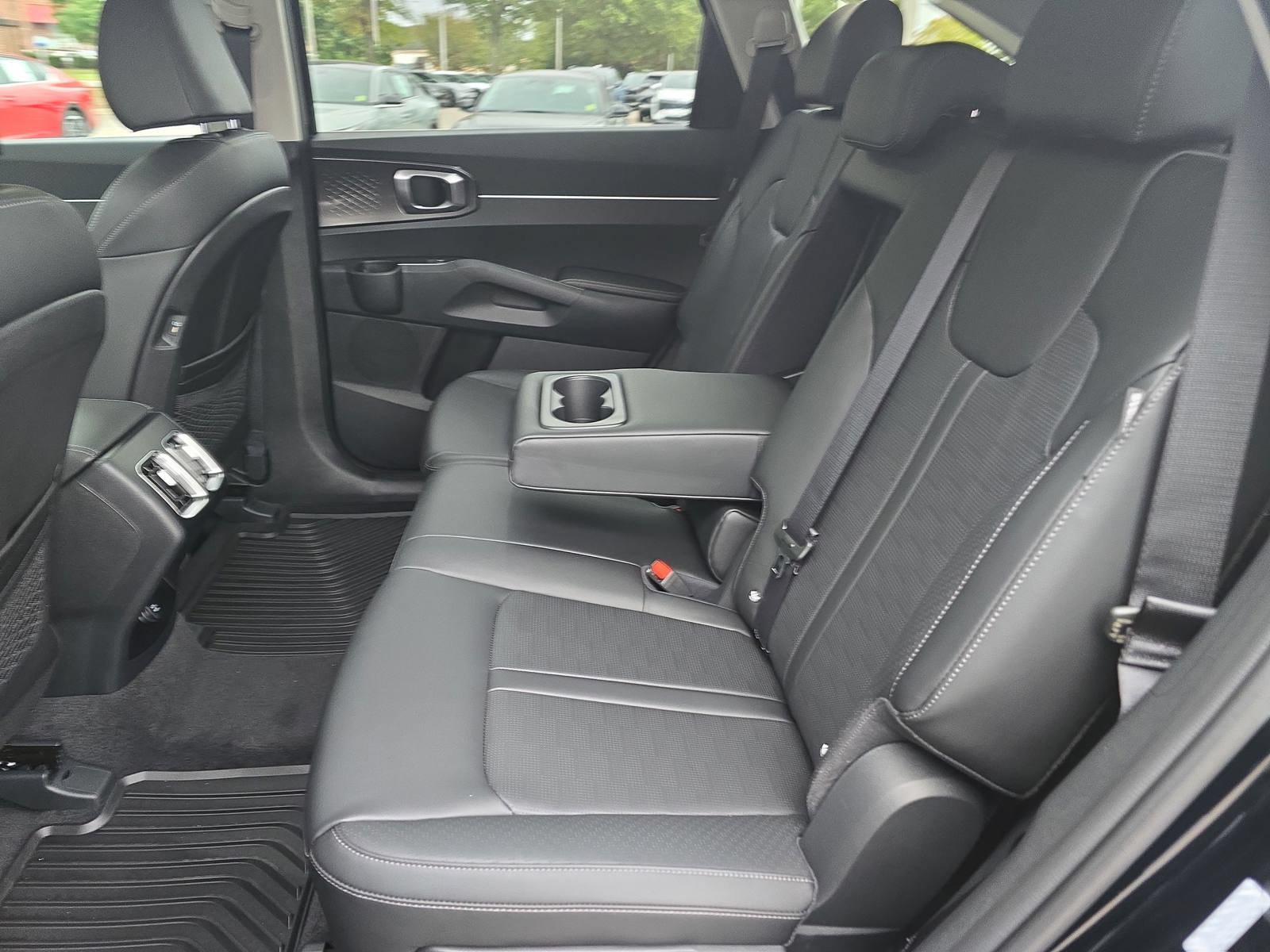 New 2026 Kia Sorento S w/ S Panoramic Sunroof Package FWD image 16