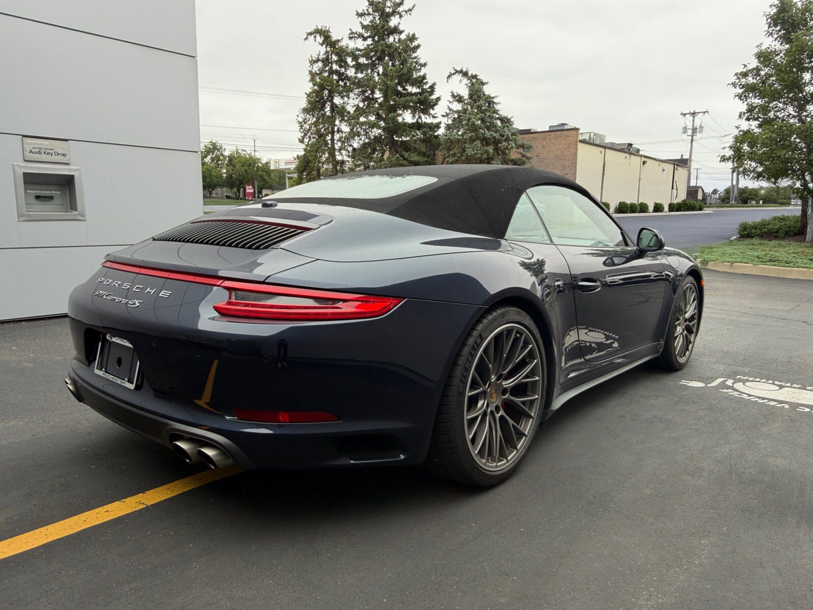 Certified 2019 Porsche 911 Carrera 4S AWD/4WD image 13