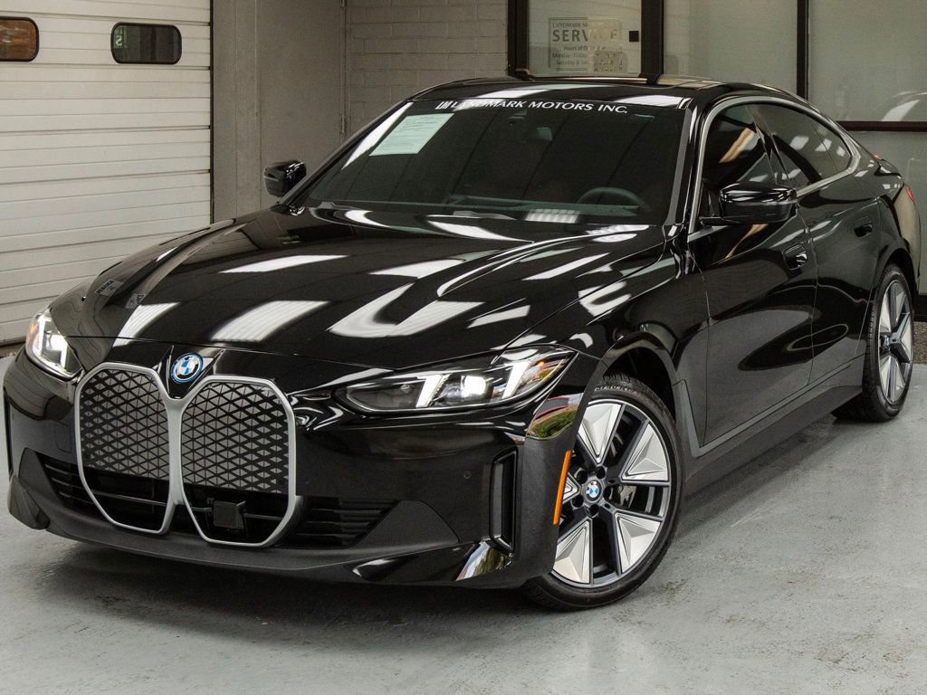 Used 2025 BMW i4 eDrive40 w/ Driving Assistance Package image 12