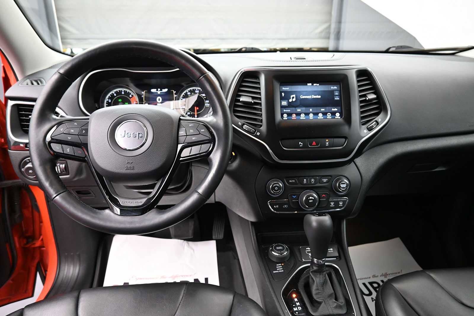Used 2021 Jeep Cherokee Latitude Plus AWD/4WD image 14
