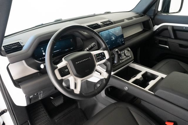 Used 2025 Land Rover Defender 110 S AWD/4WD image 4