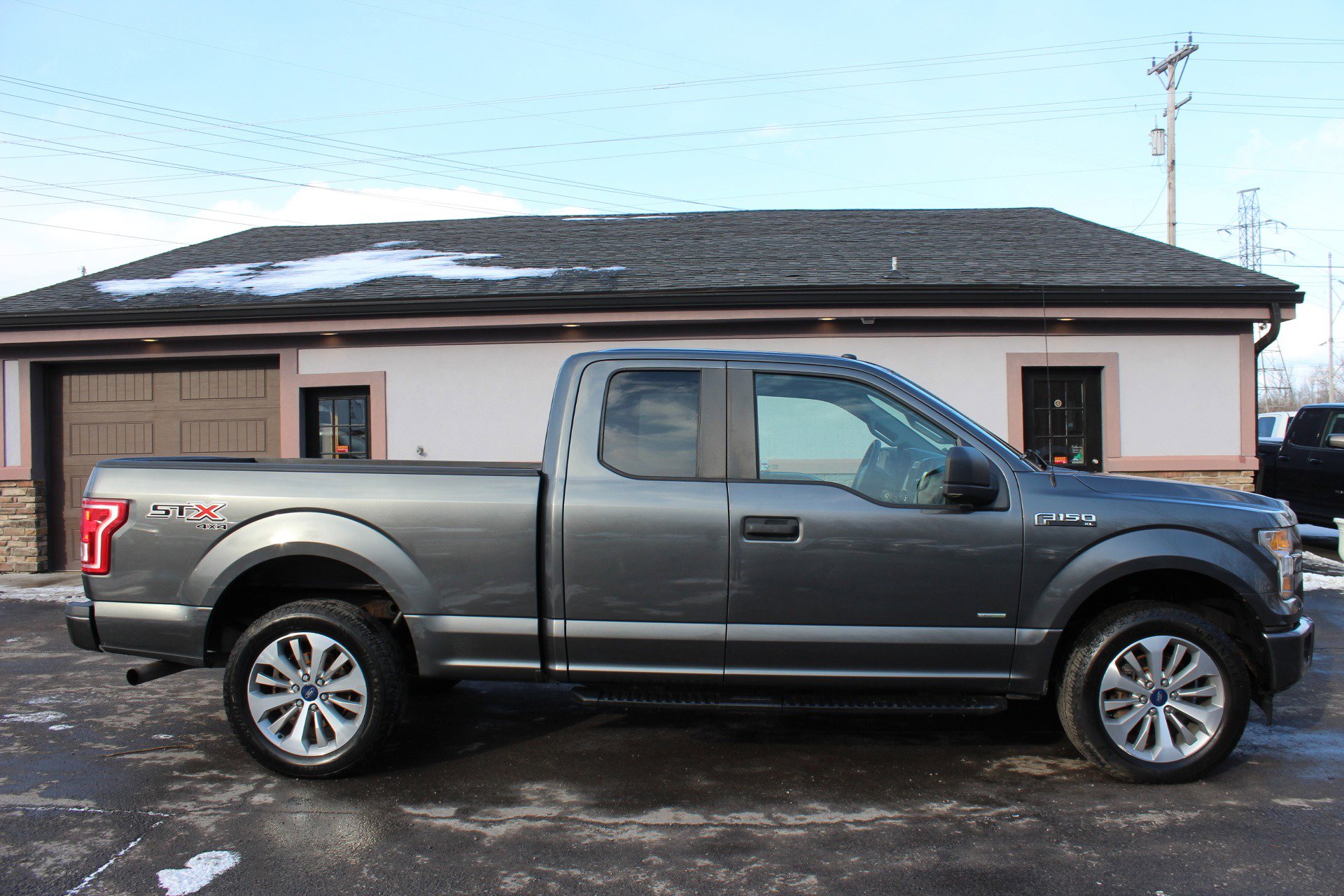 Used 2017 Ford F150 XL w/ Equipment Group 101A Mid image 3