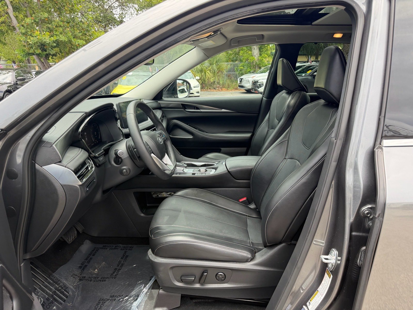 Used 2022 INFINITI QX60 Luxe w/ Cargo Package FWD image 10