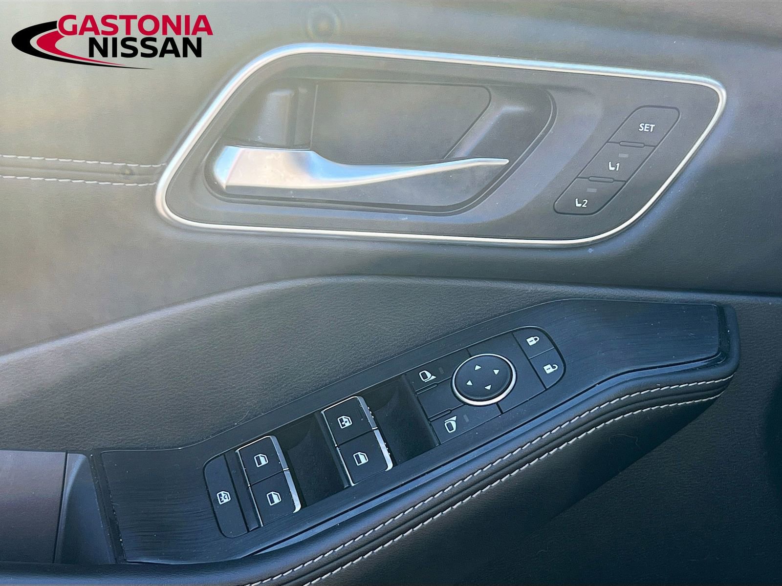 Used 2021 Nissan Rogue Platinum image 22