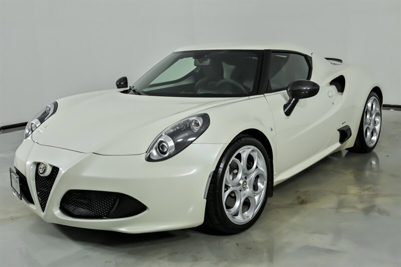 Used 2016 Alfa Romeo 4C Coupe w/ Coupe Track Package 1 RWD image 5