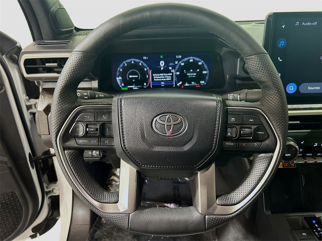 Used 2025 Toyota Tacoma TRD Sport image 9