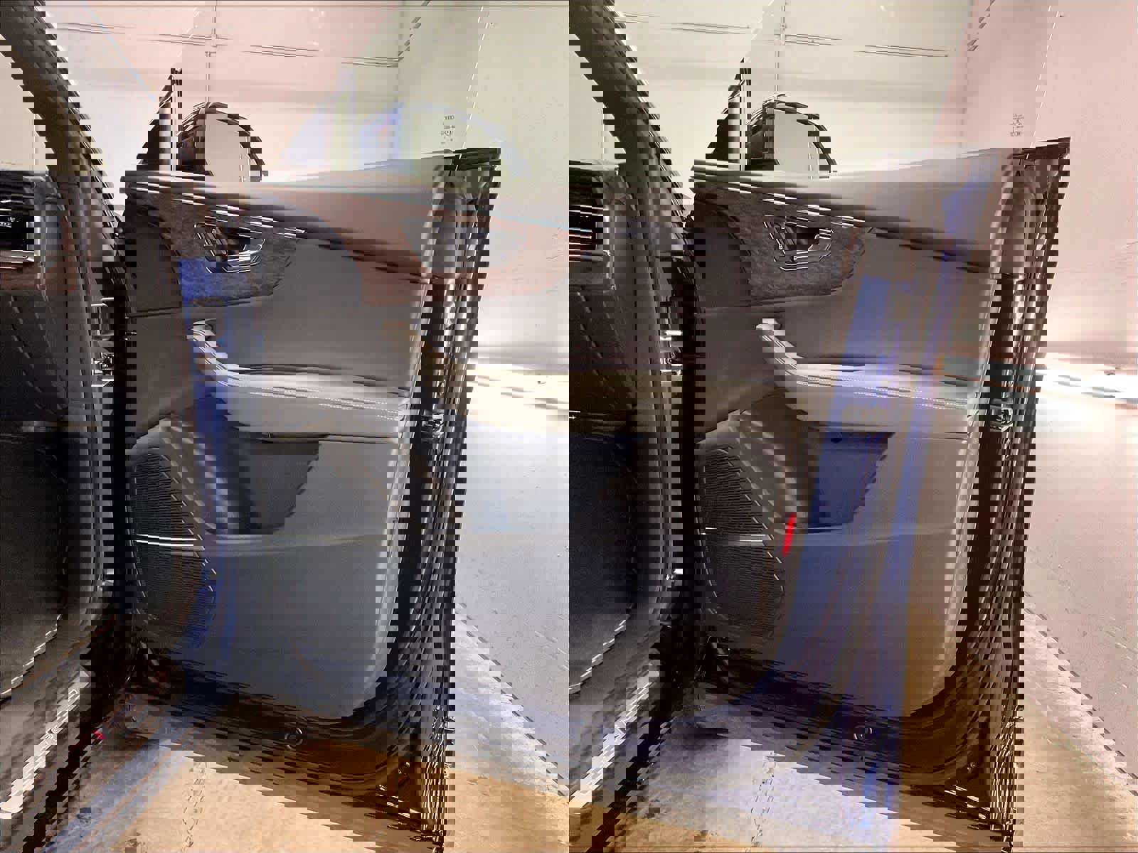 Used 2023 Audi Q8 Premium Plus w/ Premium Plus Package image 25