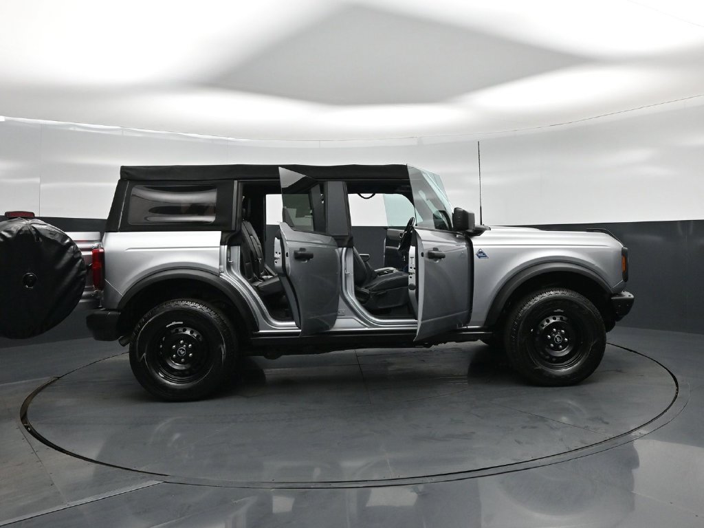 Used 2022 Ford Bronco Black Diamond AWD/4WD image 4